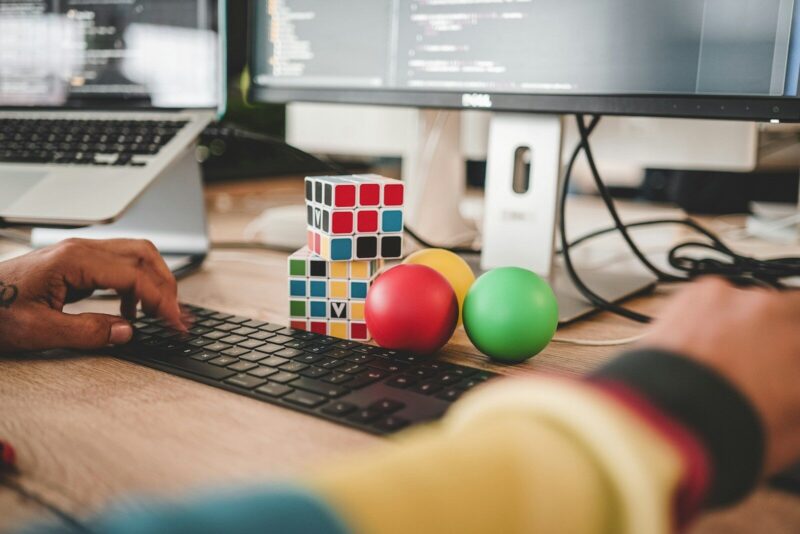 Was ist Software as a Service? Definition, Beispiele und deutsche Übersetzung